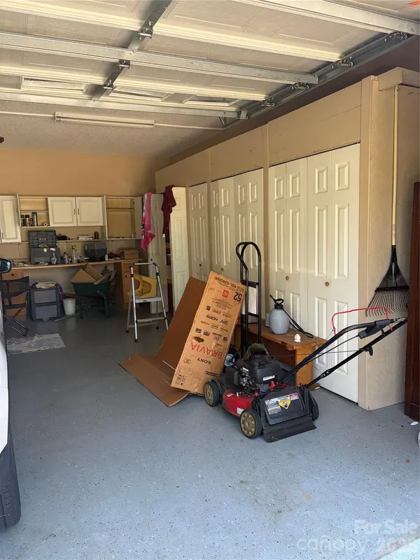1697 Old Mill RD, Lincolnton, NC 28092