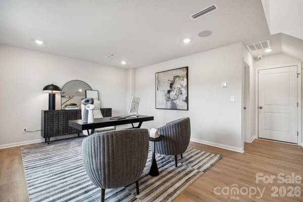 2021 Hawksworth LN, Charlotte, NC 28262