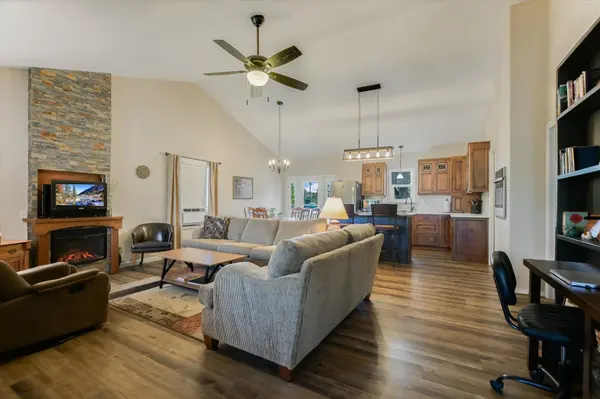 716 Elkhorn DR, Kingsland, TX 78639