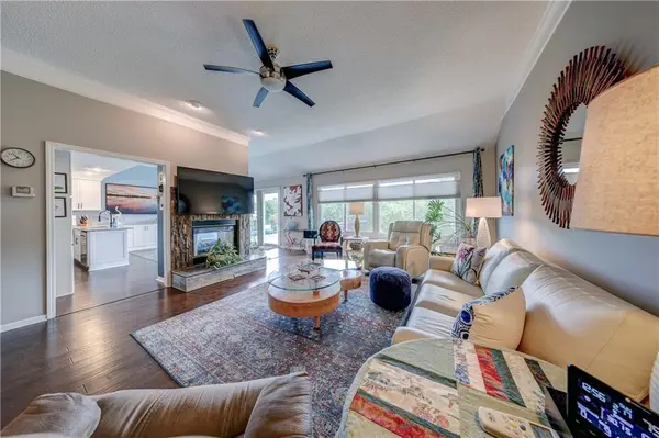 1616 N Hunter DR, Olathe, KS 66051