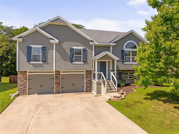 9025 SW 10th ST, Blue Springs, MO 64064