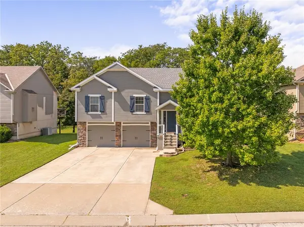 9025 SW 10th ST, Blue Springs, MO 64064