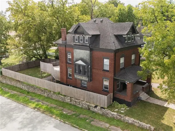 2801 Forest AVE, Kansas City, MO 64109