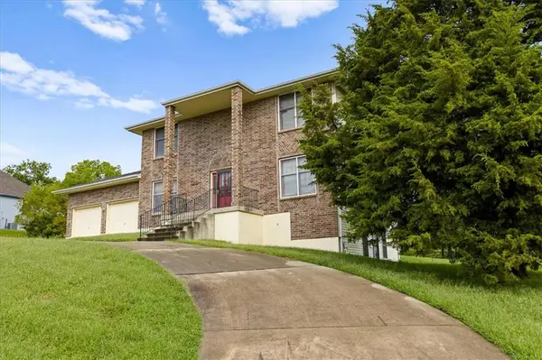 7200 E 69th ST, Kansas City, MO 64133