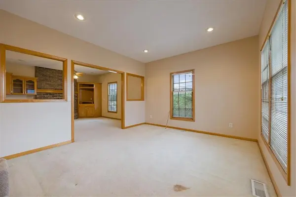 7200 E 69th ST, Kansas City, MO 64133