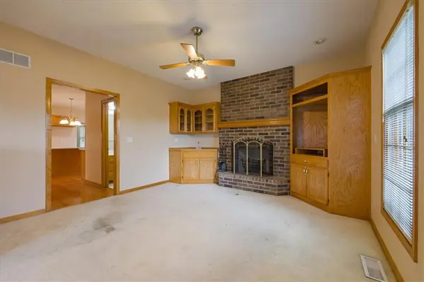 7200 E 69th ST, Kansas City, MO 64133