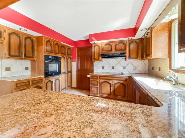 1113 Elm ST, Higginsville, MO 64037