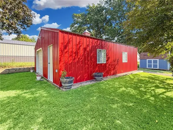 1113 Elm ST, Higginsville, MO 64037