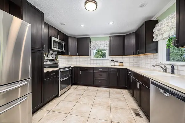 22400 W 73rd TER, Shawnee, KS 66227