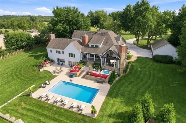 5700 W 183rd ST, Stilwell, KS 66085