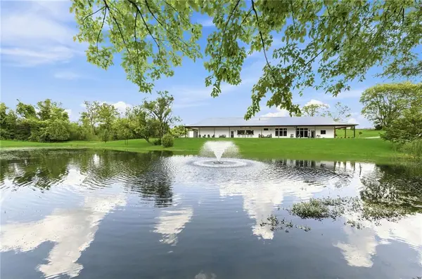 12820 NW Crooked RD, Parkville, MO 64152