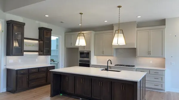 13037 W 174th PL, Overland Park, KS 66221