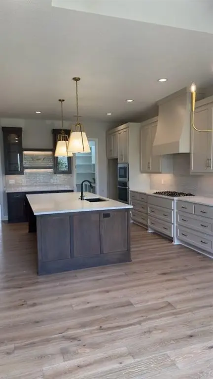 13037 W 174th PL, Overland Park, KS 66221