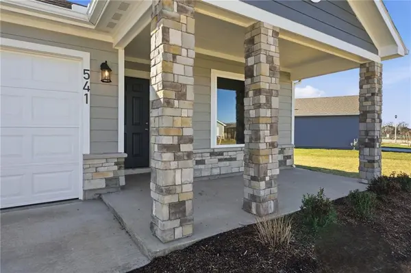 765 N Buckeye ST, Gardner, KS 66030