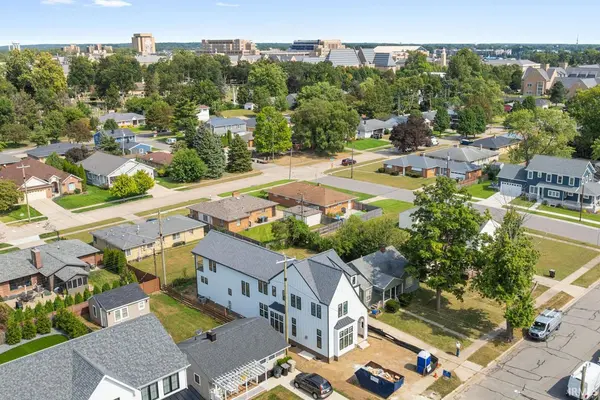 615 Napoleon ST, South Bend, IN 46617