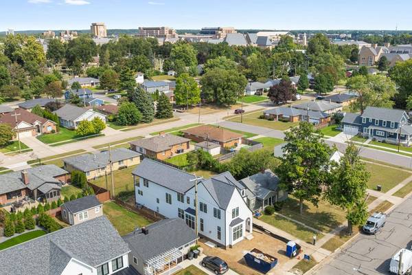615 Napoleon ST, South Bend, IN 46617