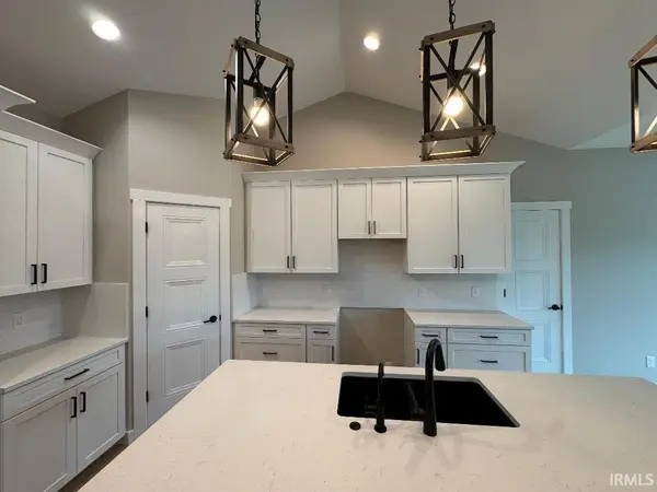 2550 Timberstone DR, Elkhart, IN 46514