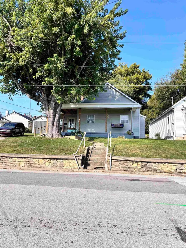 104 N Posey ST, Salem, IN 47167