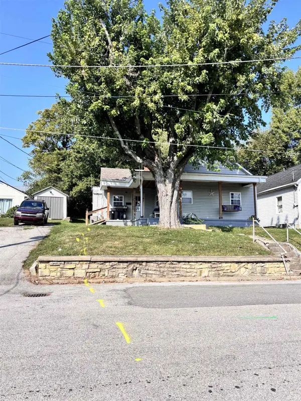 104 N Posey ST, Salem, IN 47167