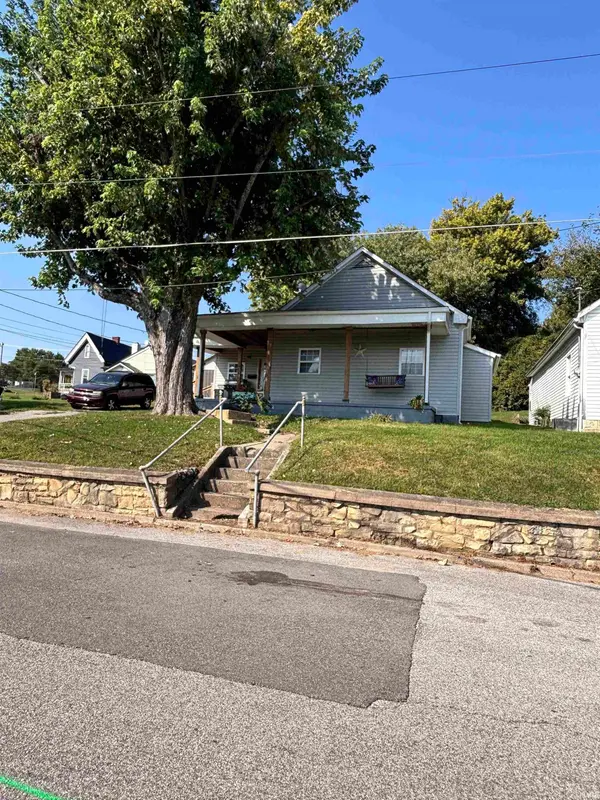 104 N Posey ST, Salem, IN 47167
