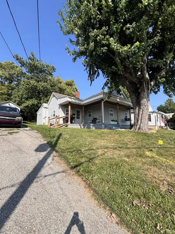 104 N Posey ST, Salem, IN 47167
