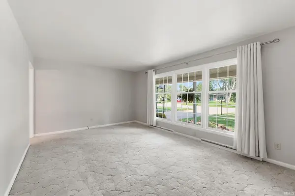 2811 Trent DR, Fort Wayne, IN 46815-6740