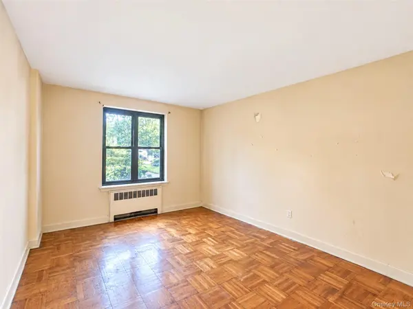 71 Grace AVE #1L, Great Neck, NY 11021