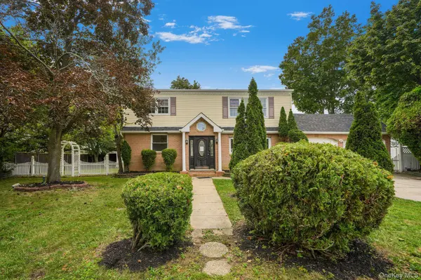 1565 10th ST, West Babylon, NY 11704