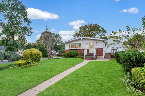 423 Westview AVE, Deer Park, NY 11729