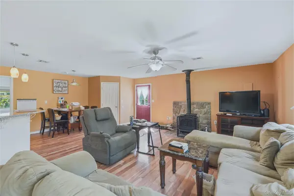 1207 Sawkill RD, Kingston, NY 12401