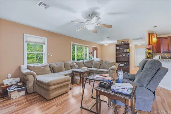 1207 Sawkill RD, Kingston, NY 12401
