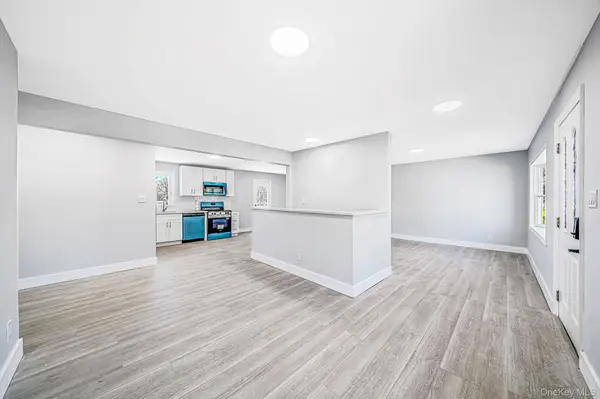 745 Anderson AVE, Franklin Square, NY 11010