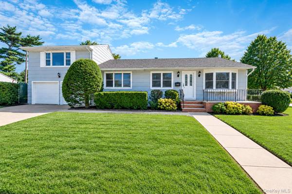 745 Anderson AVE, Franklin Square, NY 11010