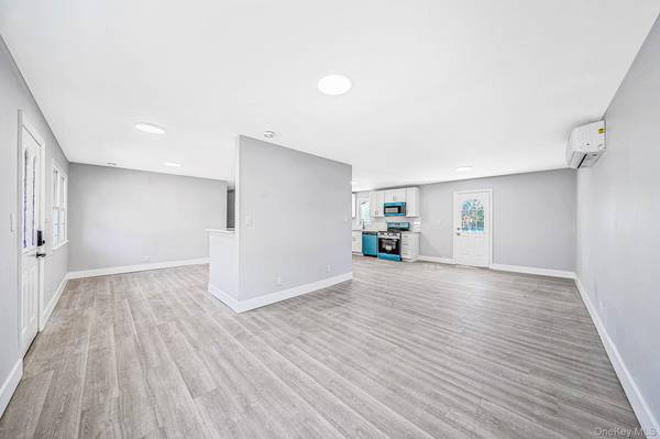 745 Anderson AVE, Franklin Square, NY 11010