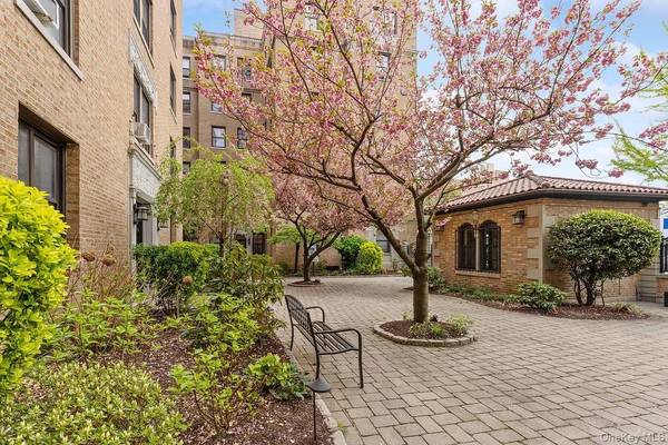 148-09 Northern BLVD #3K, Flushing, NY 11355
