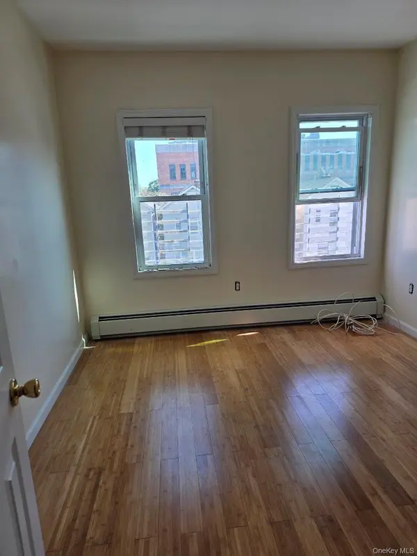 102-16 Park Ln S #2, Richmond Hill, NY 11418