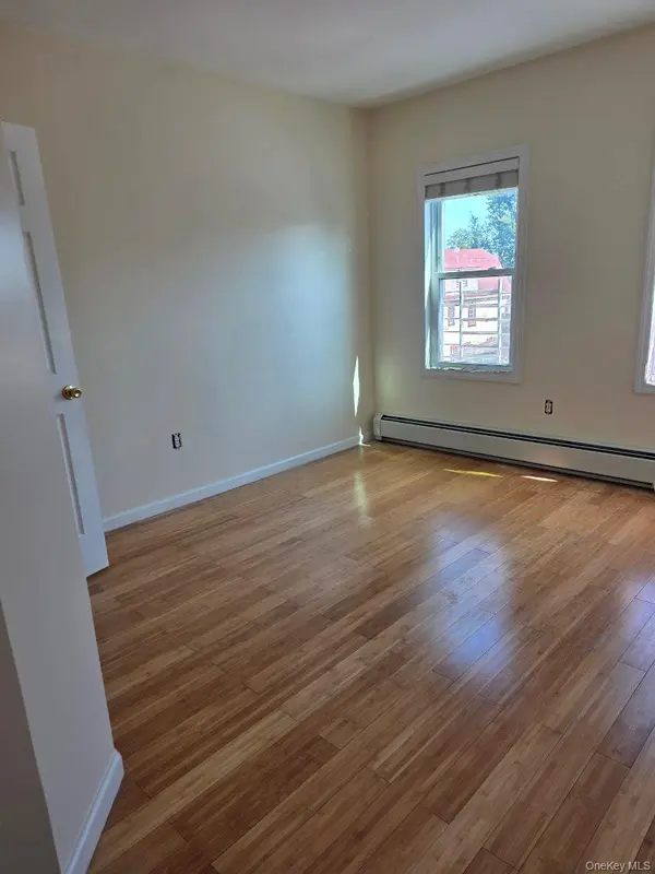 102-16 Park Ln S #2, Richmond Hill, NY 11418