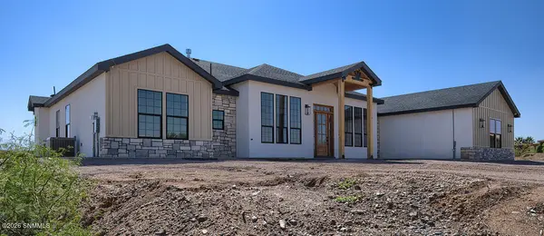 6035 Dusty Prints RD, Las Cruces, NM 88001
