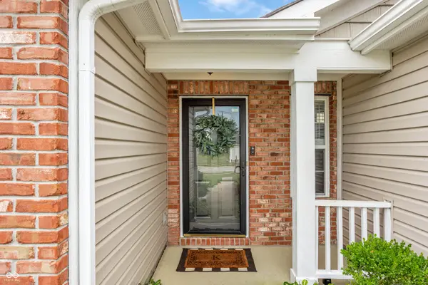 6115 Green Glade DR, Whitestown, IN 46075