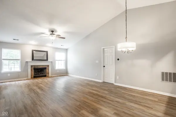 6115 Green Glade DR, Whitestown, IN 46075