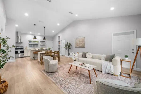 2032 NW 33RD AVE, Gainesville, FL 32605