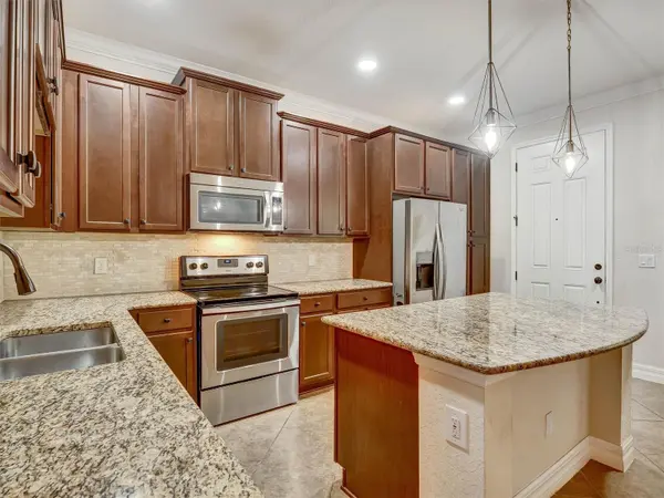 9986 EAGLE CREEK CENTER BLVD, Orlando, FL 32832