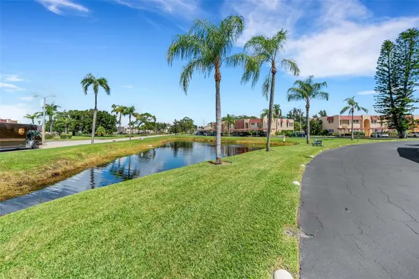223 BUTTONWOOD CIR #223, Seminole, FL 33777