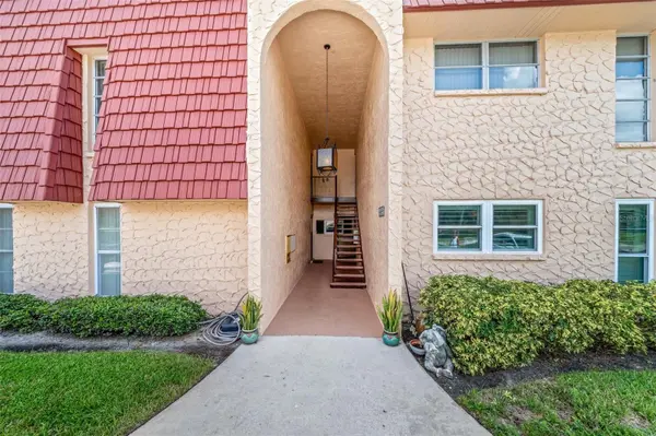 223 BUTTONWOOD CIR #223, Seminole, FL 33777