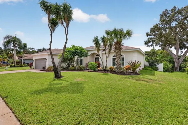 714 HIDDEN LAKE DR, Tarpon Springs, FL 34689
