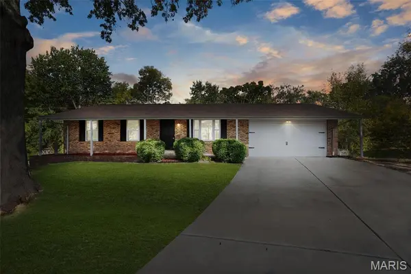 23 Johnnie Drive DR, St Charles, MO 63304