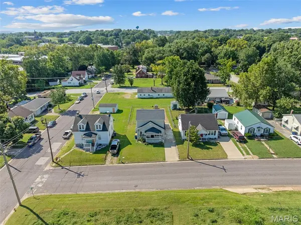 626 E 7th ST, Washington, MO 63090