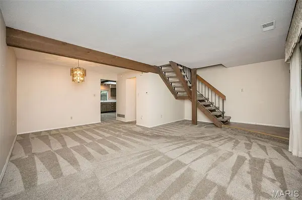 1368 Hampton RD #A, St Charles, MO 63303