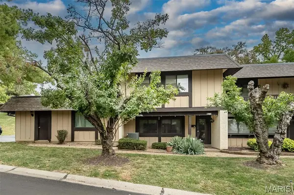 1368 Hampton RD #A, St Charles, MO 63303