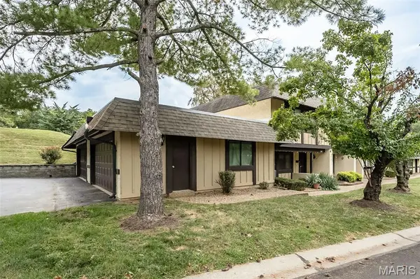 1368 Hampton RD #A, St Charles, MO 63303